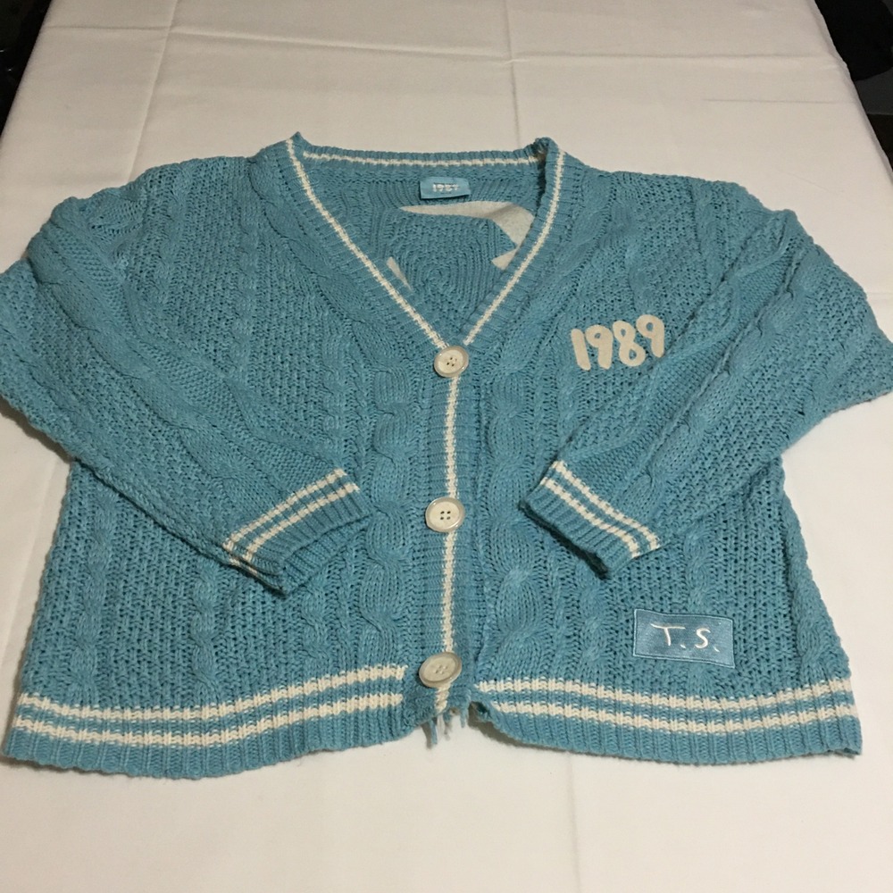 Taylor Swift 1989 Cardigan Taylor's Version Limited Edition MD/LG Cable Knit